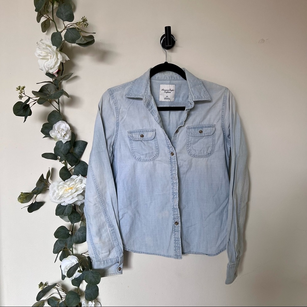 💚 American Eagle Outfitters Button Down Collared Top